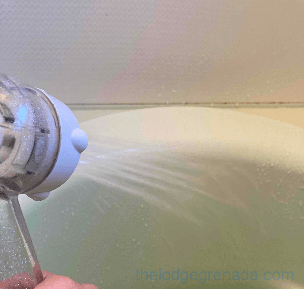 浴室を濡らしておく